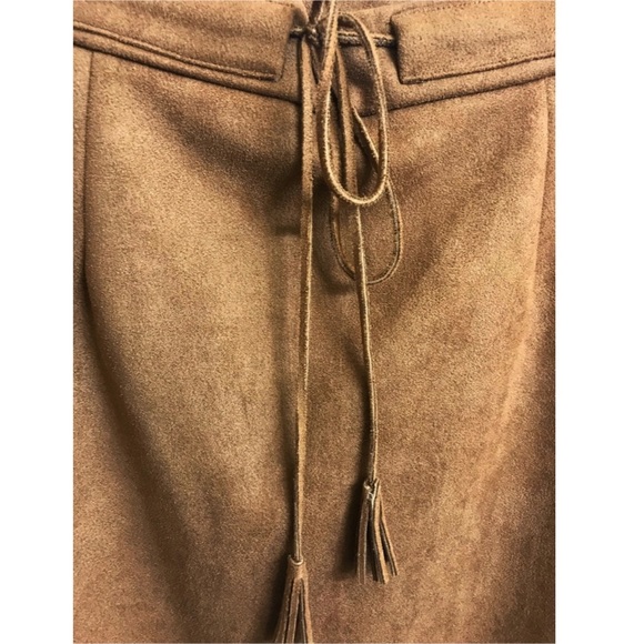 Tan Suede-like skirt - Sadie & Sage (size M) - Picture 3 of 6